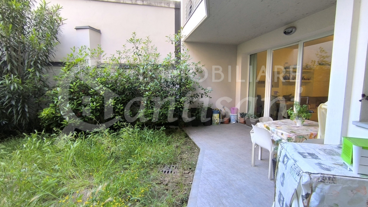 Monolocale con posto auto in affitto a Statuto