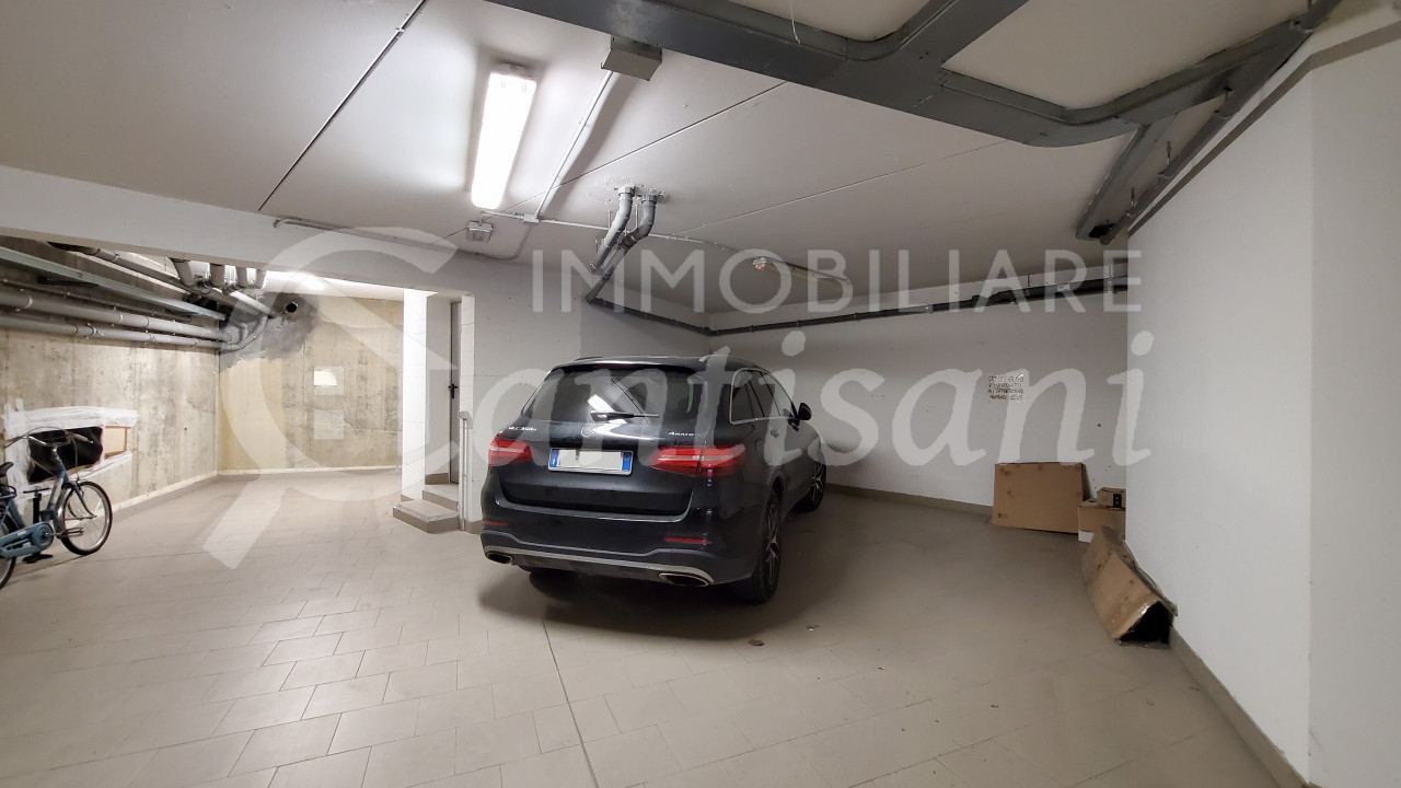 Monolocale con posto auto in affitto a Statuto