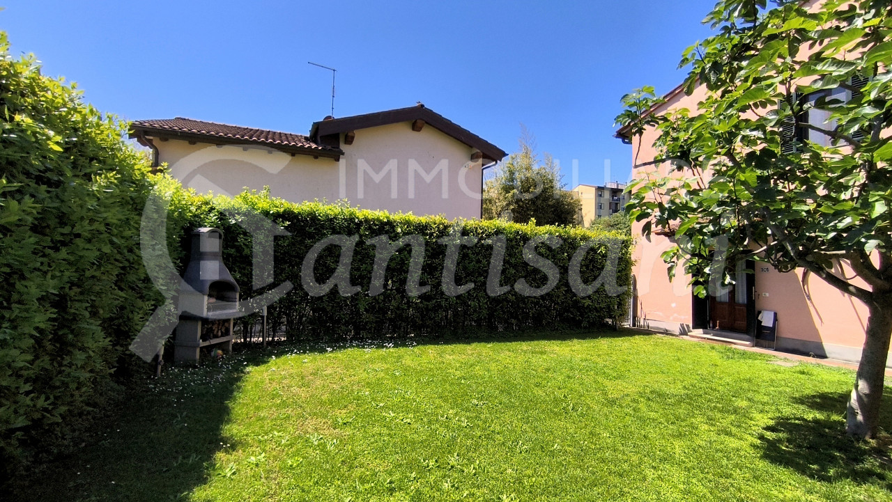 Terratetto con giardino e posti auto in vendita Isolotto