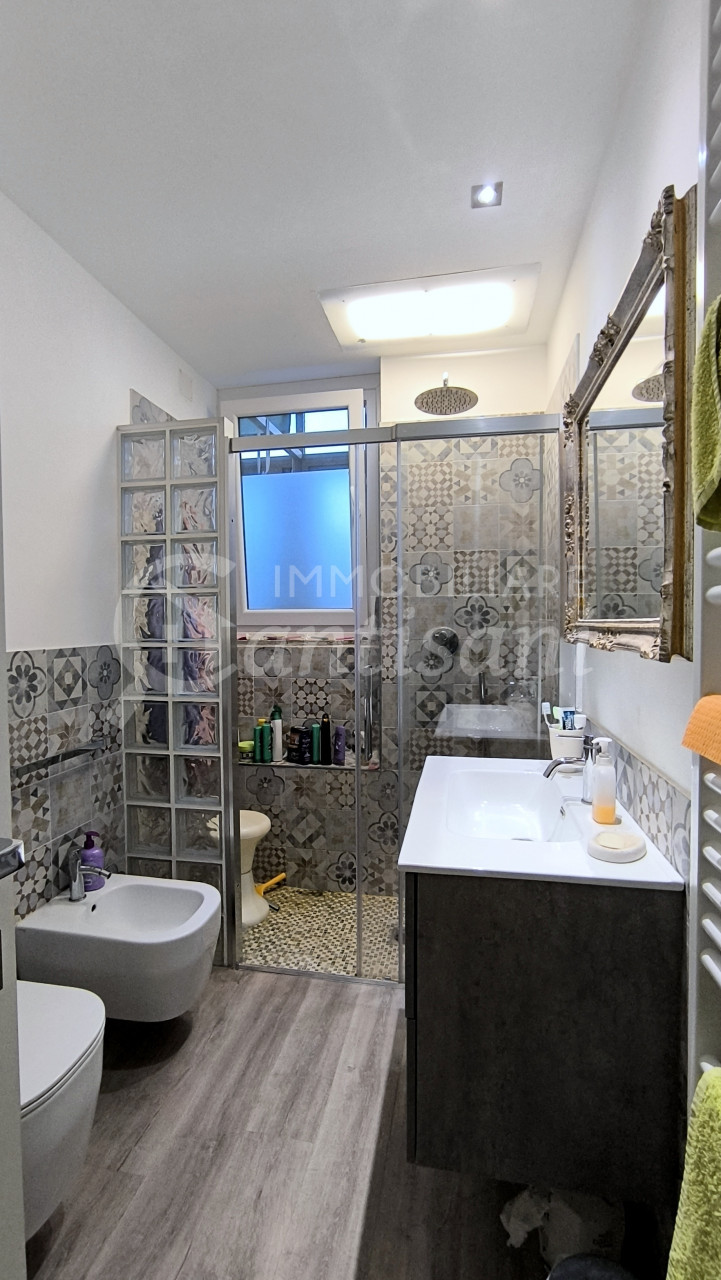 Stanza per studentessa zona San Jacopino