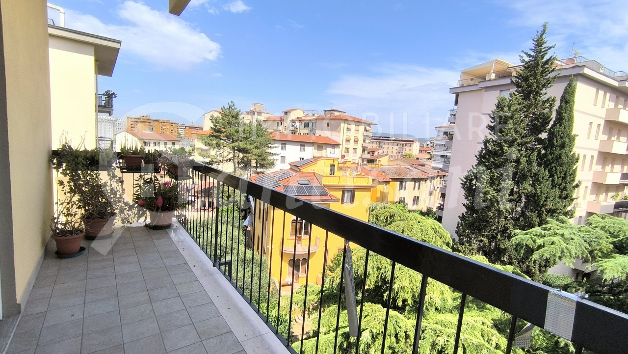 Quadrilocale con balconi in vendita Piazza Dalmazia