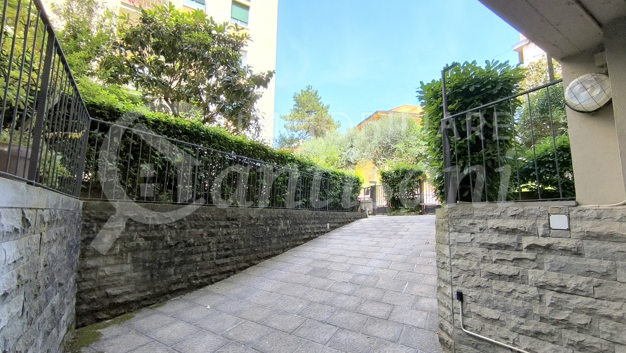 Quadrilocale con balconi in vendita Piazza Dalmazia