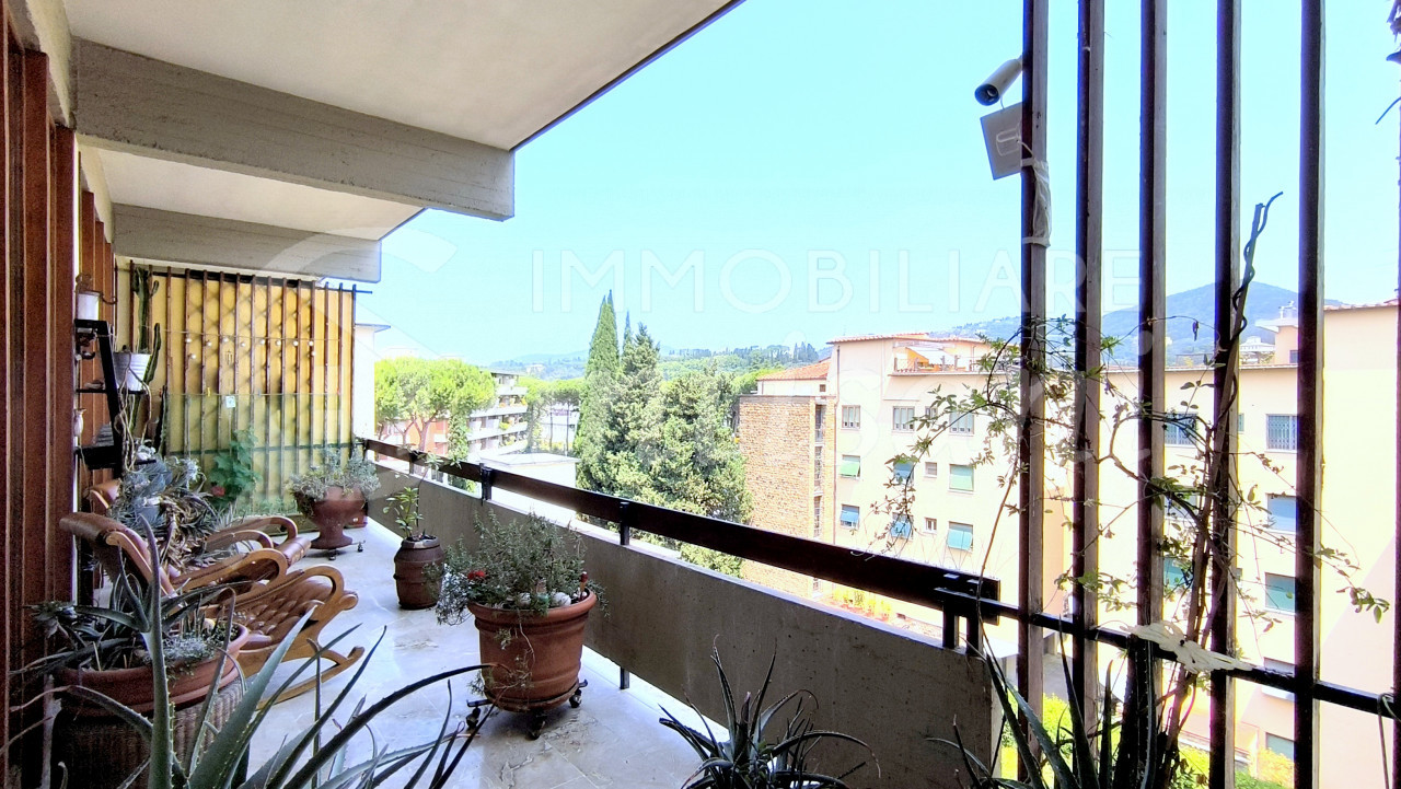Appartamento con terrazze abitabili in vendita a Coverciano