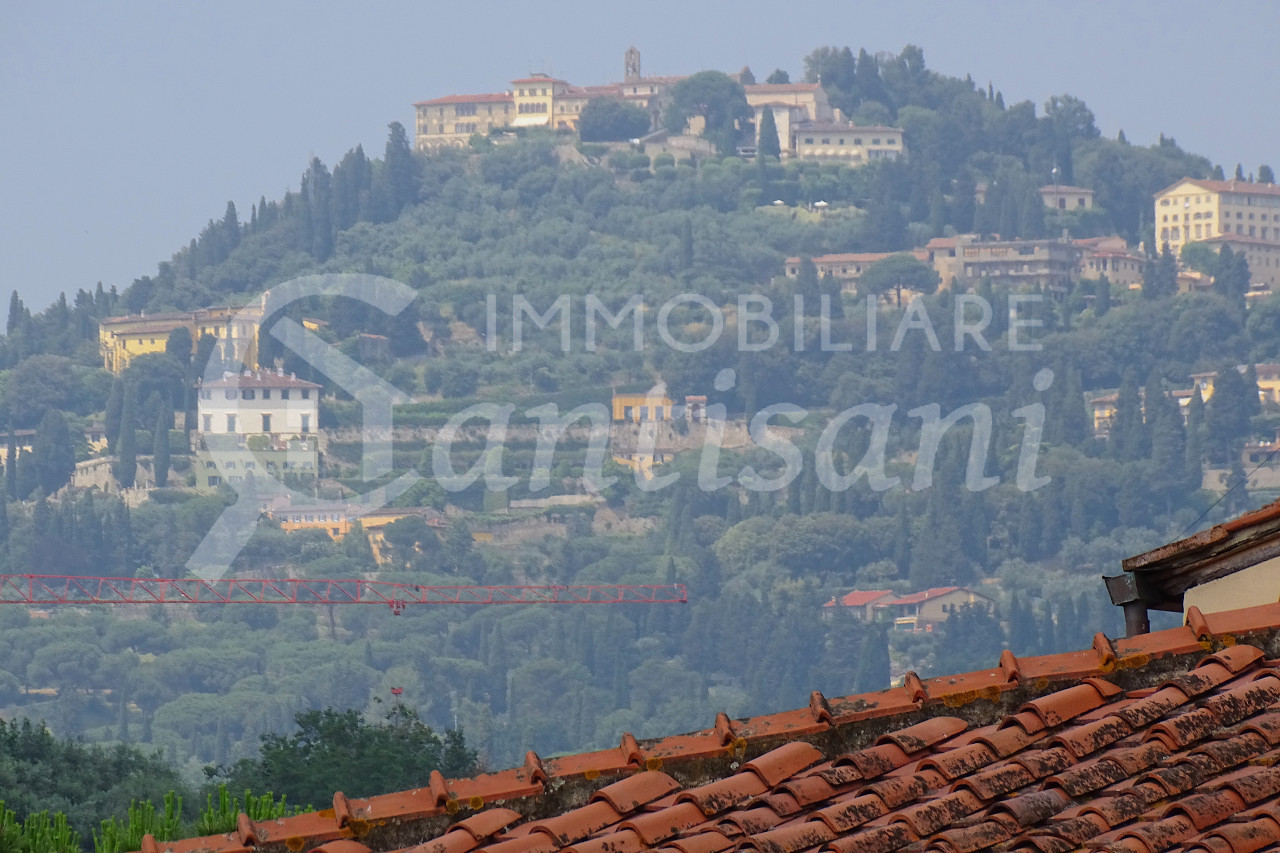 Appartamento con terrazze abitabili in vendita a Coverciano