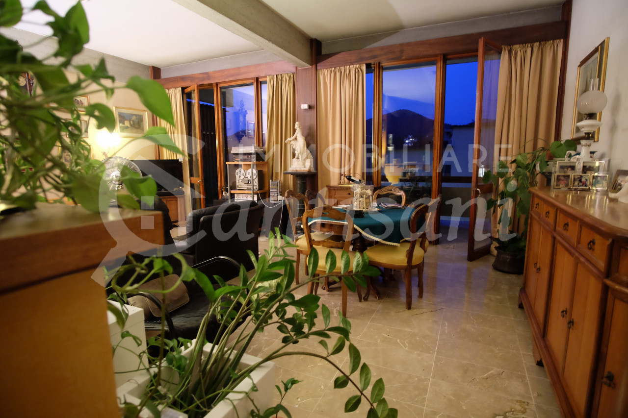 Appartamento con terrazze abitabili in vendita a Coverciano