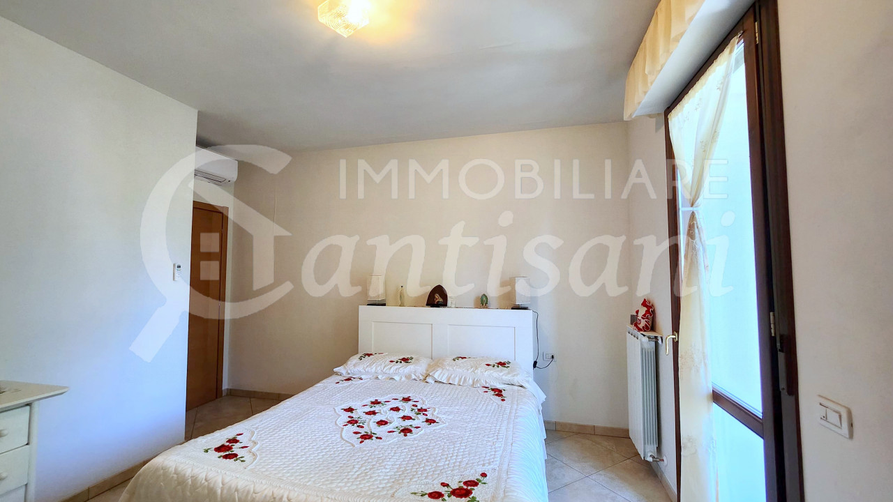 Appartamento con terrazza e box auto in vendita Via Pistoiese