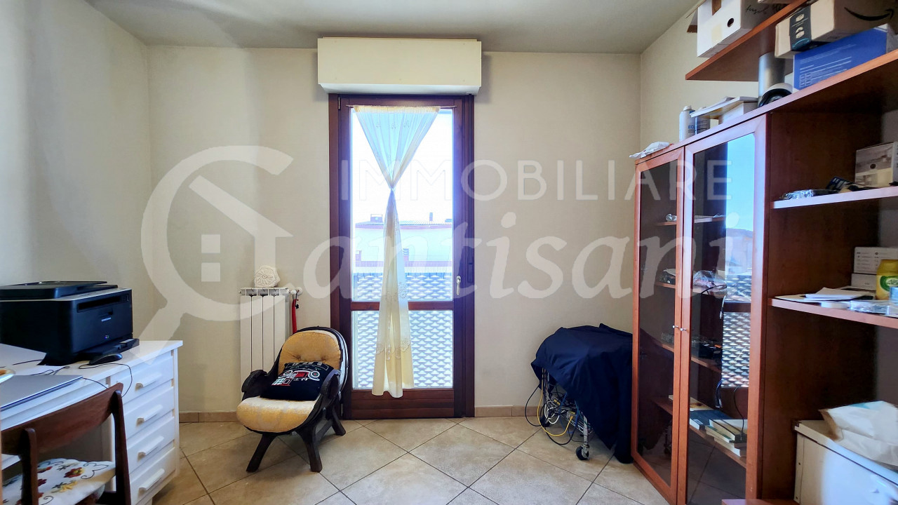 Appartamento con terrazza e box auto in vendita Via Pistoiese