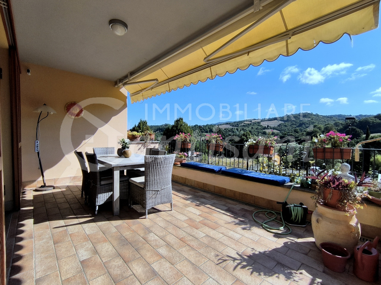 Immobile con garage e giardino in vendita a Fontebuona