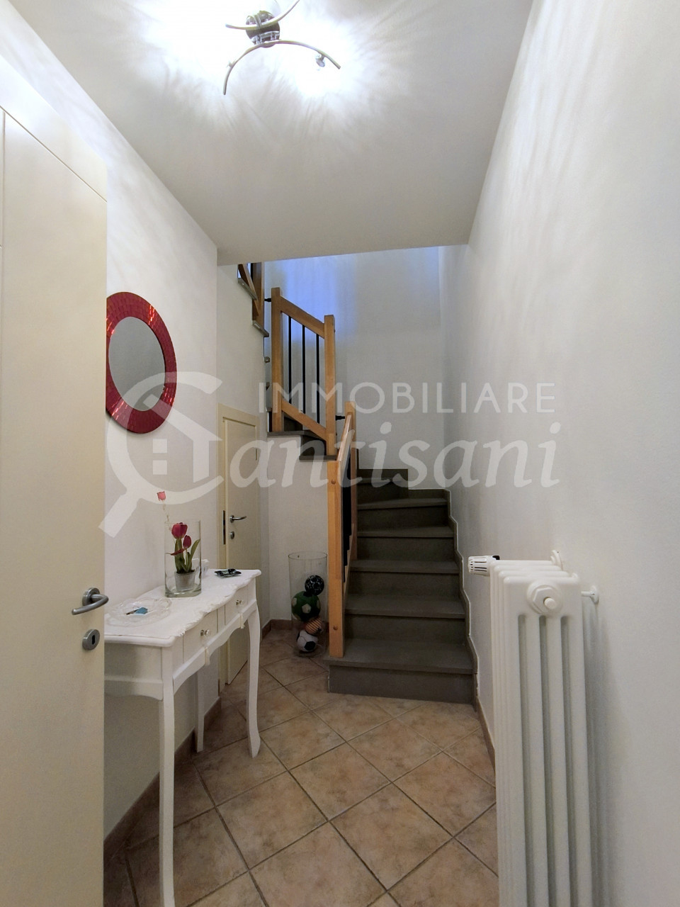 Immobile con garage e giardino in vendita a Fontebuona