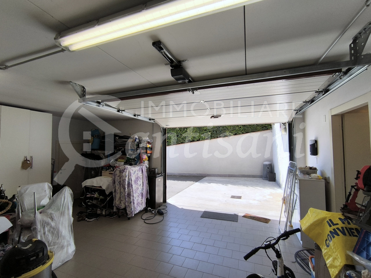 Immobile con garage e giardino in vendita a Fontebuona