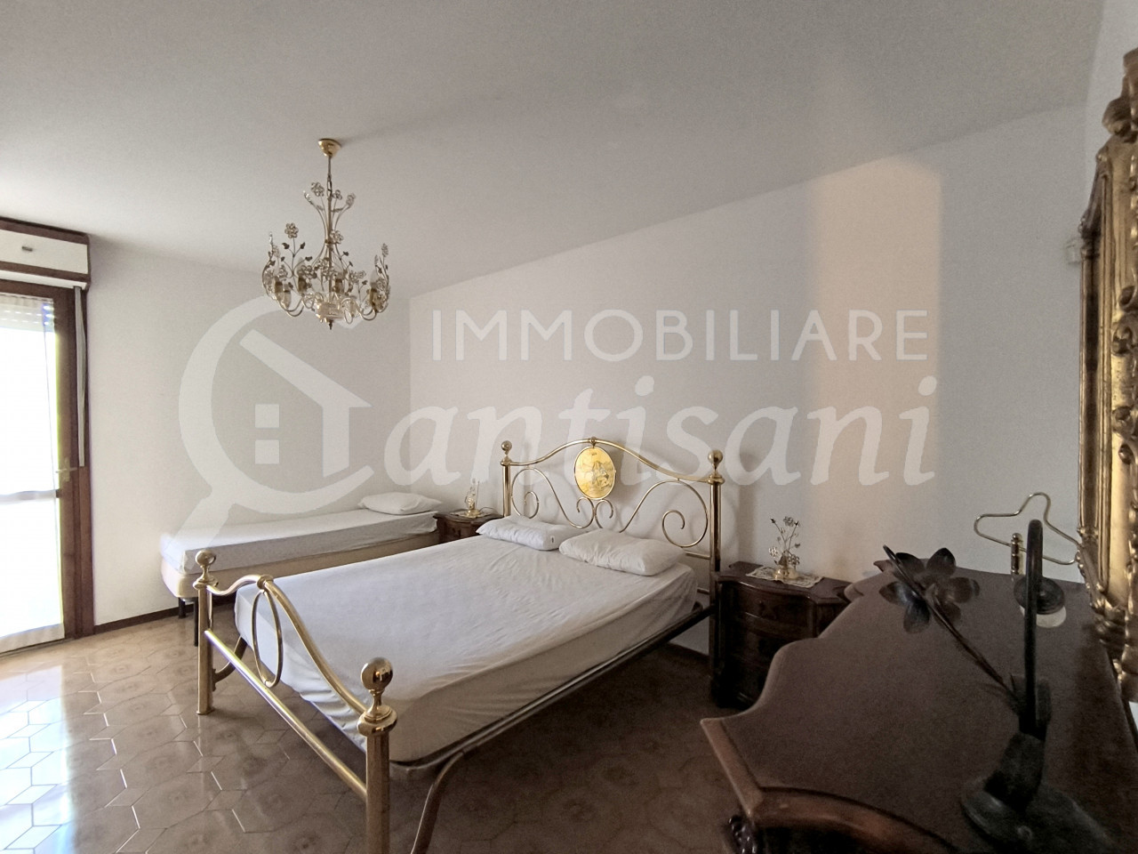 Quadrilocale in affitto per società in via Pistoiese