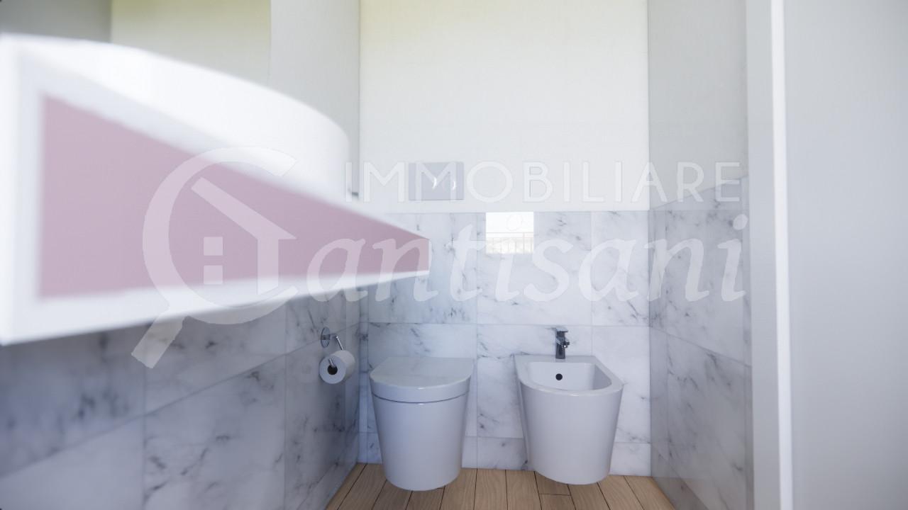 Trilocale con posto auto in vendita Via Pistoiese