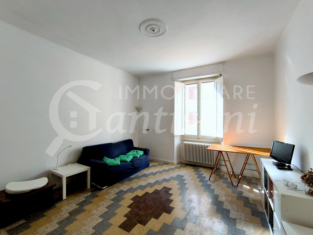 Trilocale con balcone e cantina in vendita Piazza Giorgini