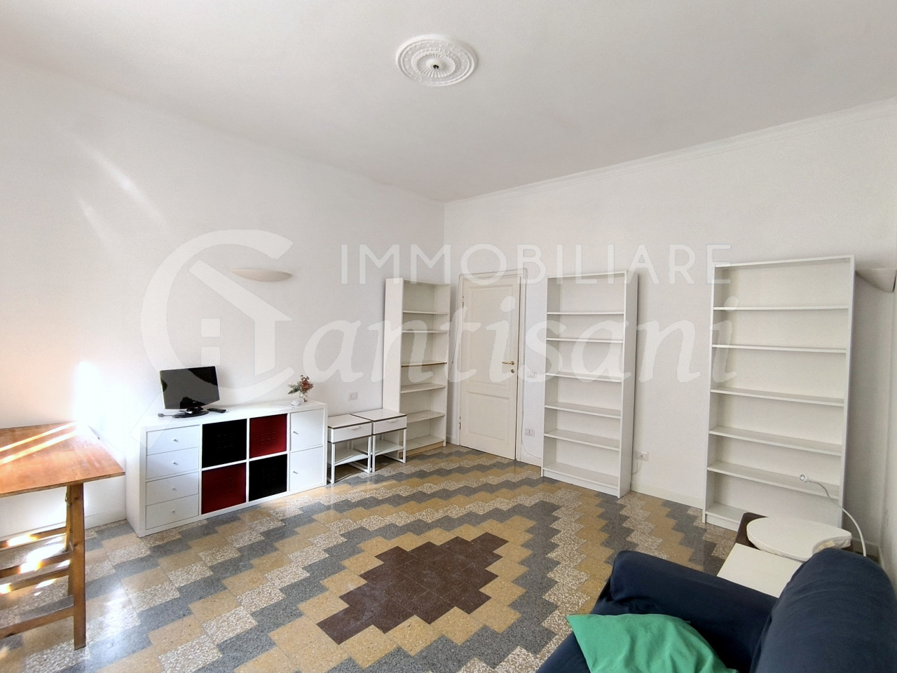 Trilocale con balcone e cantina in vendita Piazza Giorgini