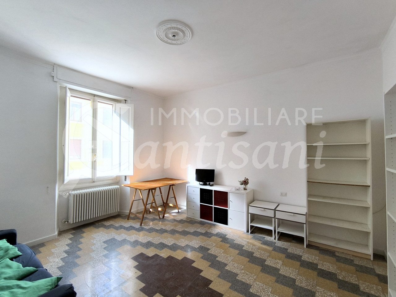 Trilocale con balcone e cantina in vendita Piazza Giorgini
