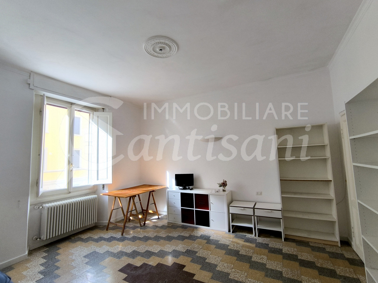 Trilocale con balcone e cantina in vendita Piazza Giorgini