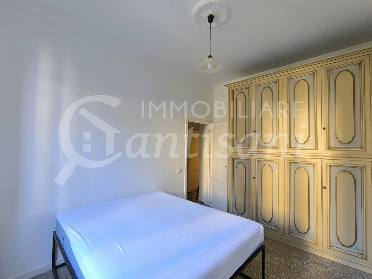 Trilocale con balcone e cantina in vendita Piazza Giorgini