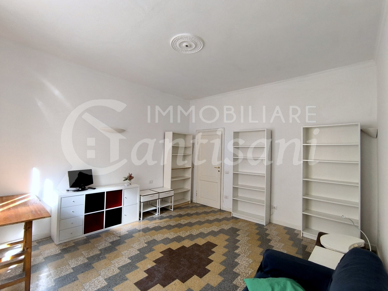 Trilocale con balcone e cantina in vendita Piazza Giorgini