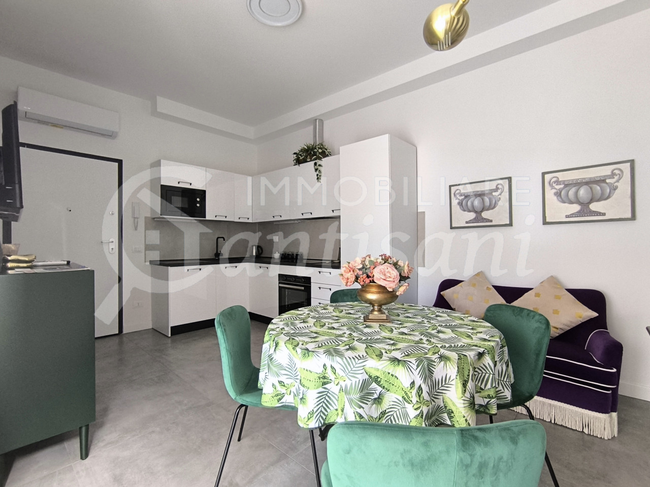 Trilocale Ristrutturato con Terrazza Abitabile in Zona Leopoldo - Firenze