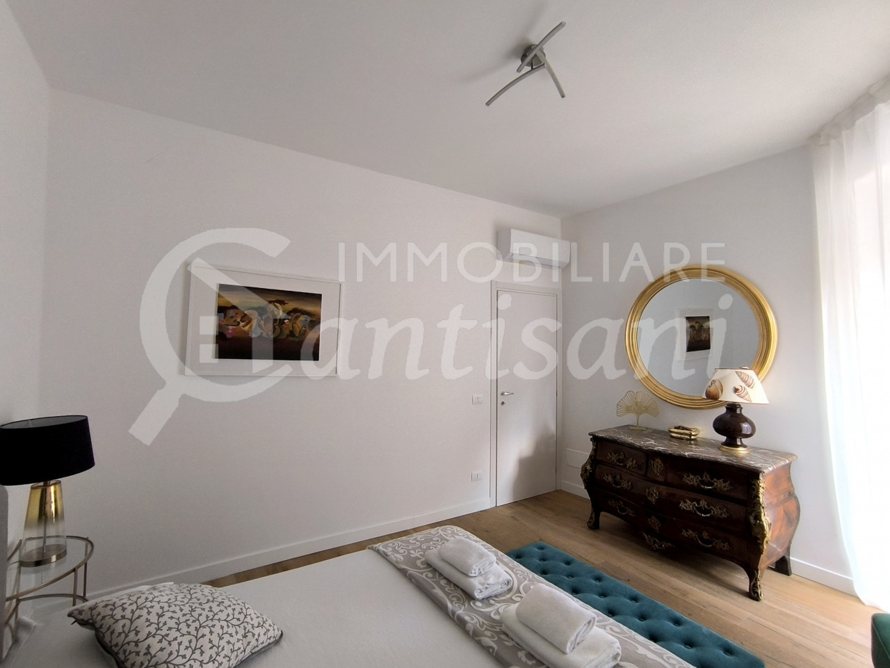 Trilocale Ristrutturato con Terrazza Abitabile in Zona Leopoldo - Firenze