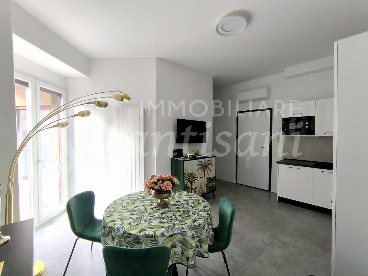 Trilocale Ristrutturato con Terrazza Abitabile in Zona Leopoldo - Firenze