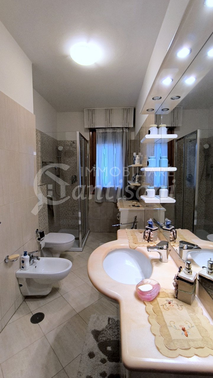 Quadrilocale in vendita Via Pistoiese