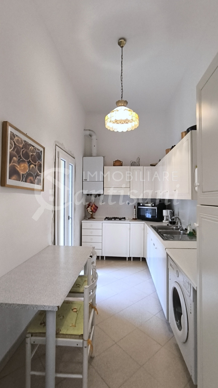 Quadrilocale con balcone in vendita Porta Romana