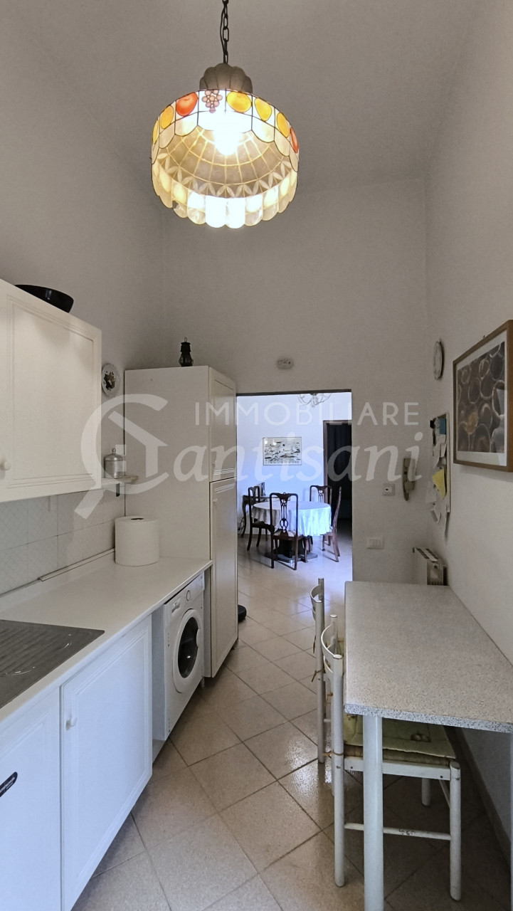 Quadrilocale con balcone in vendita Porta Romana