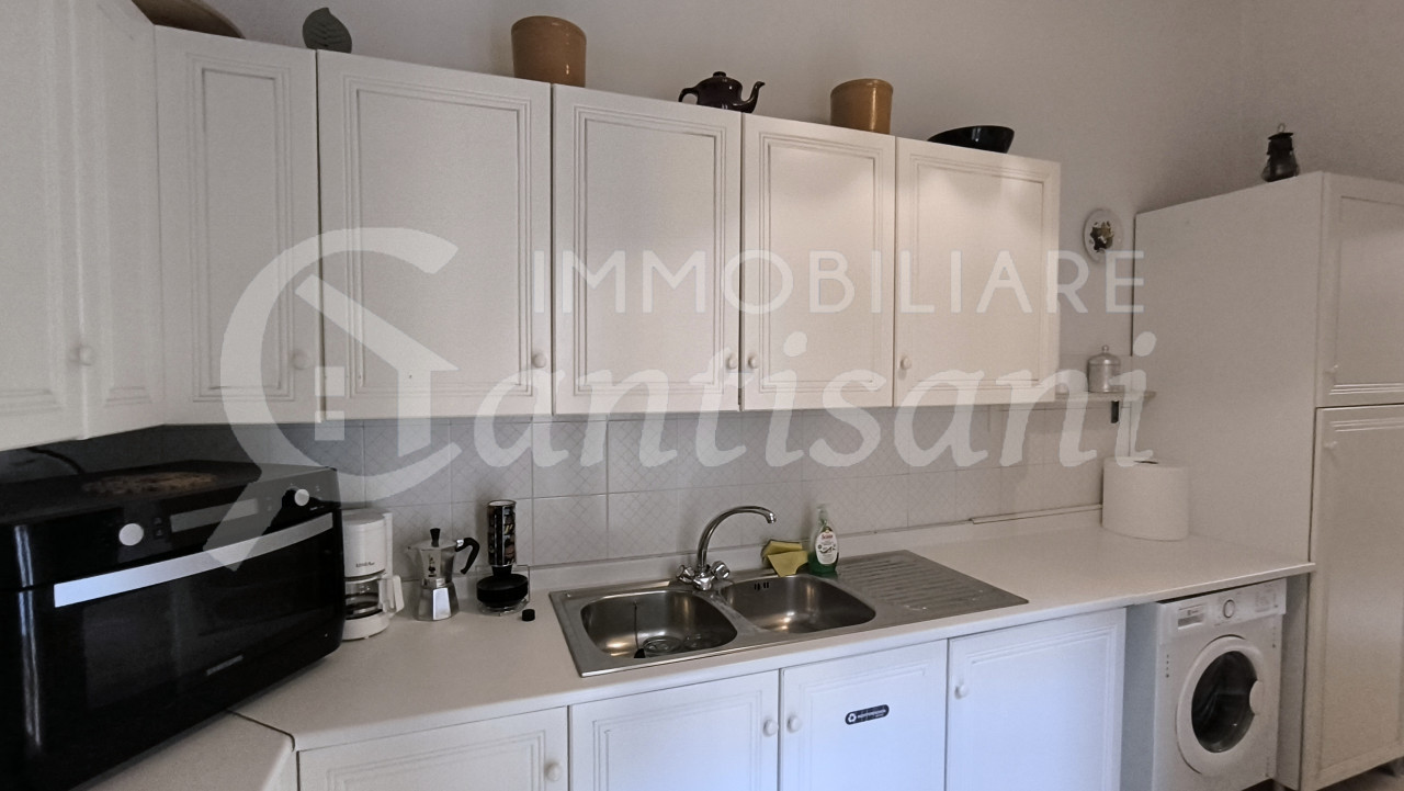 Quadrilocale con balcone in vendita Porta Romana