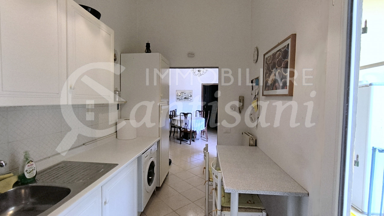 Quadrilocale con balcone in vendita Porta Romana