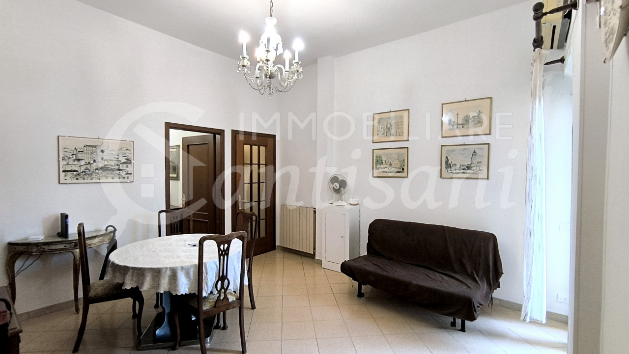 Quadrilocale con balcone in vendita Porta Romana