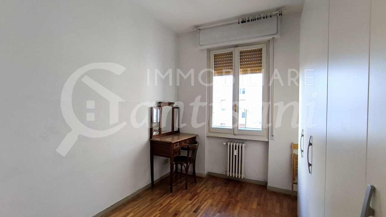 5 locali con balconi in vendita via Doni