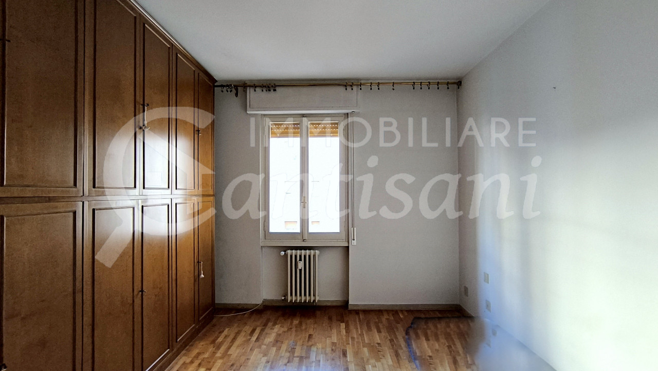 5 locali con balconi in vendita via Doni