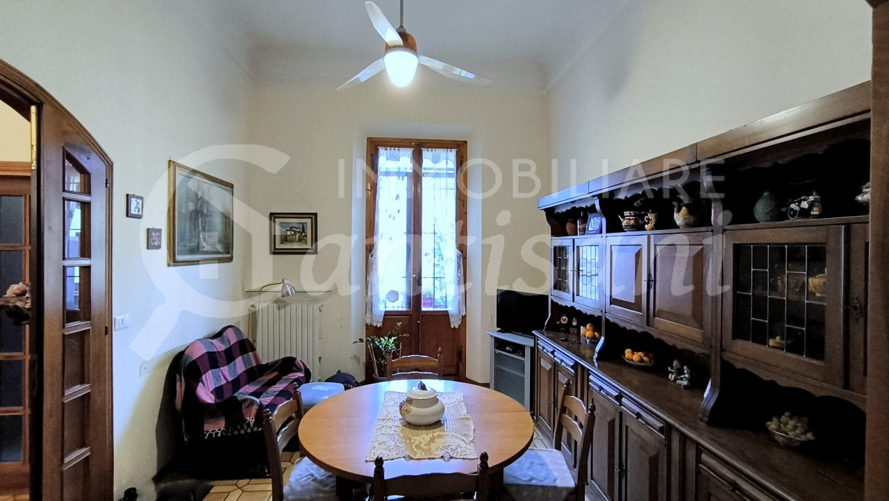 Quadrilocale con sottotetto in Vendita a Statuto