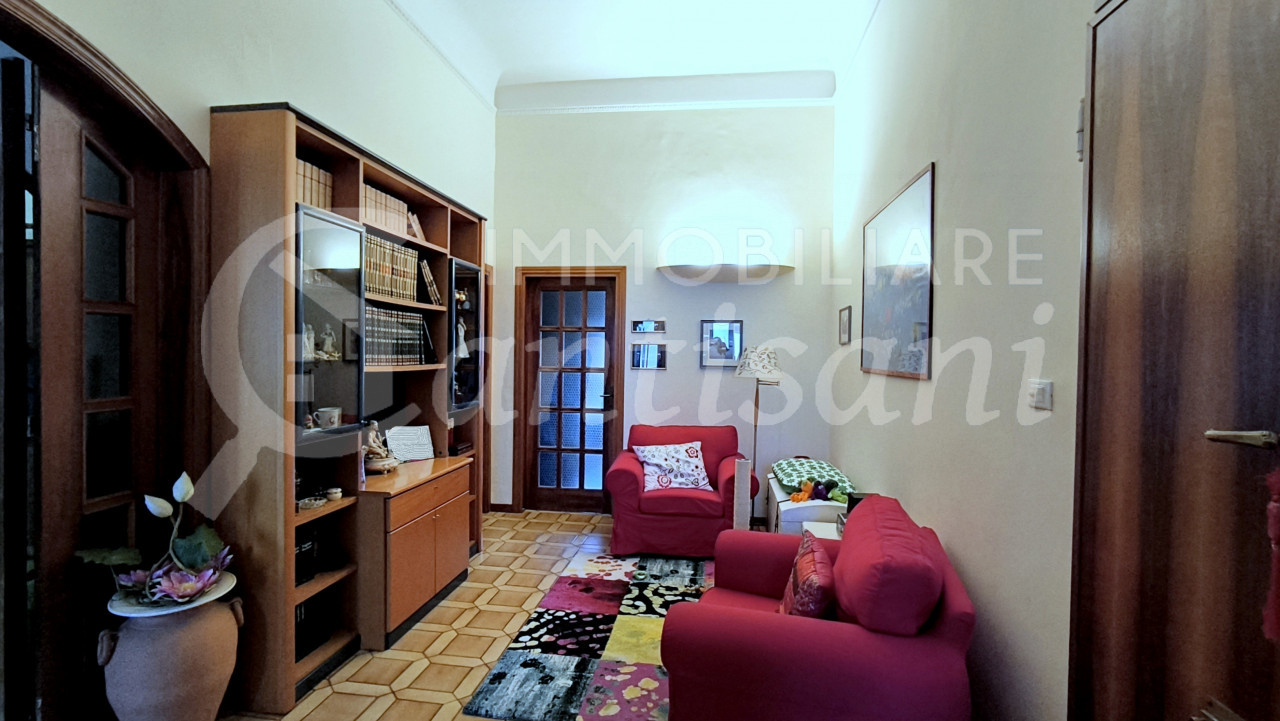 Quadrilocale con sottotetto in Vendita a Statuto