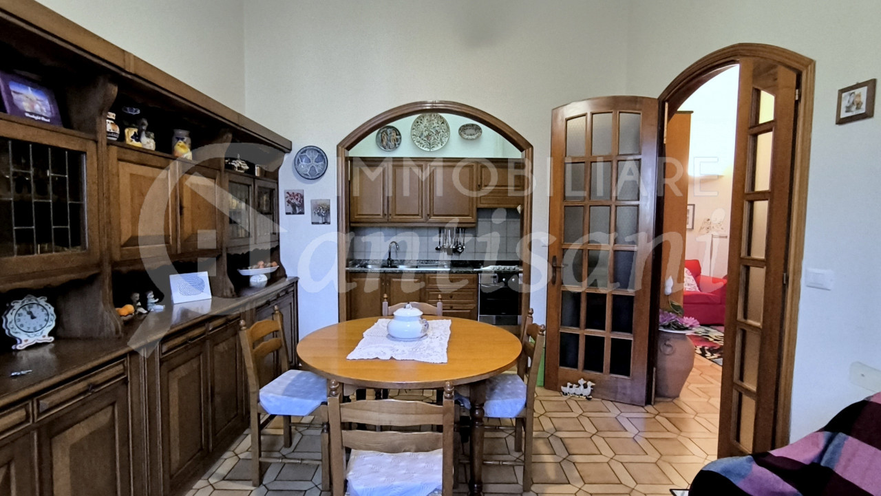 Quadrilocale con sottotetto in Vendita a Statuto