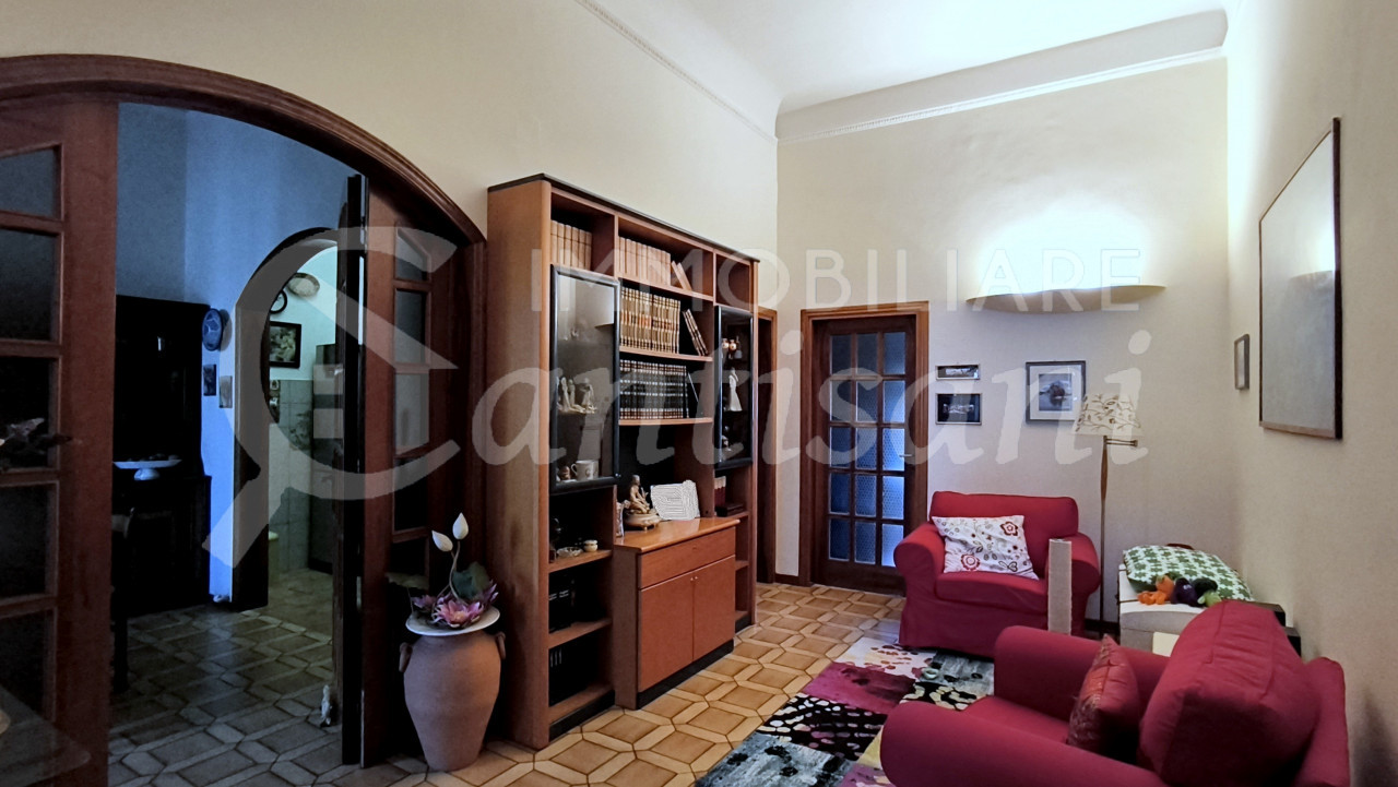 Quadrilocale con sottotetto in Vendita a Statuto