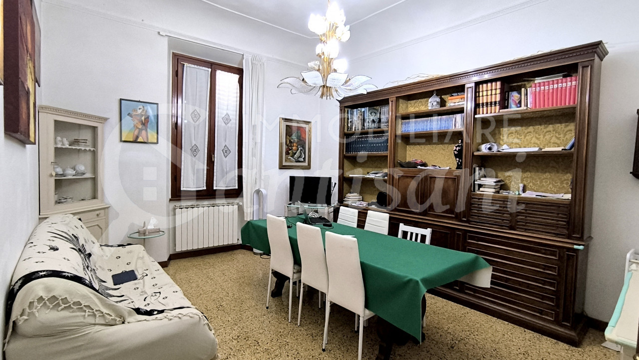 5 locali in affitto a Porta al Prato Firenze