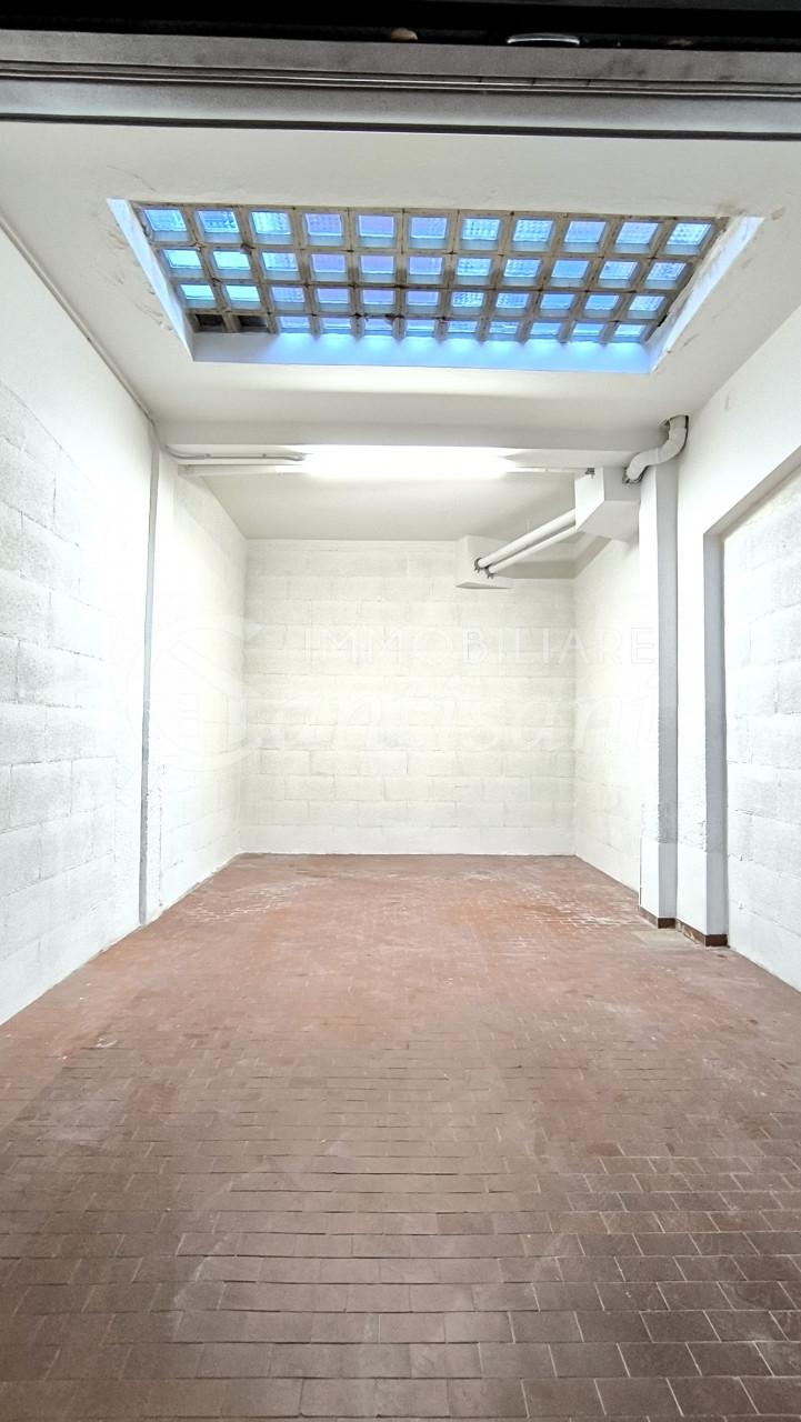 Box auto in affitto a Novoli