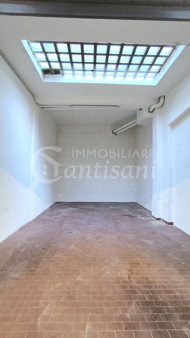 Box auto in affitto a Novoli