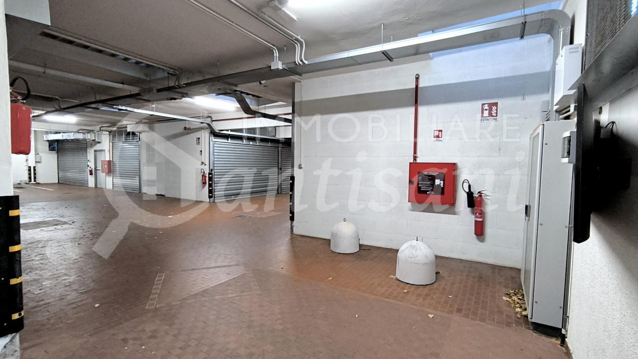 Box auto in affitto a Novoli