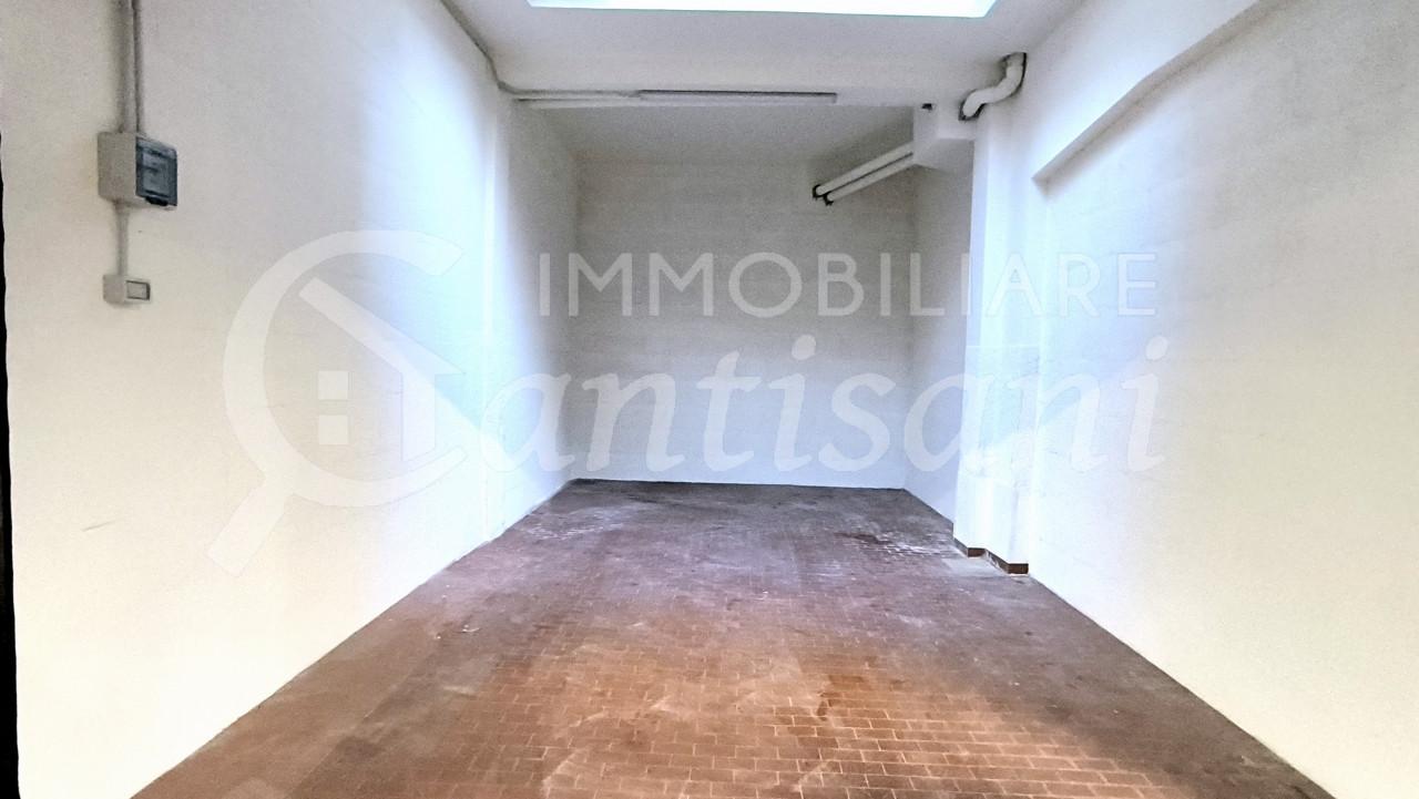 Box auto in affitto a Novoli