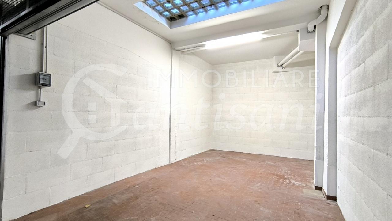 Box auto in affitto a Novoli