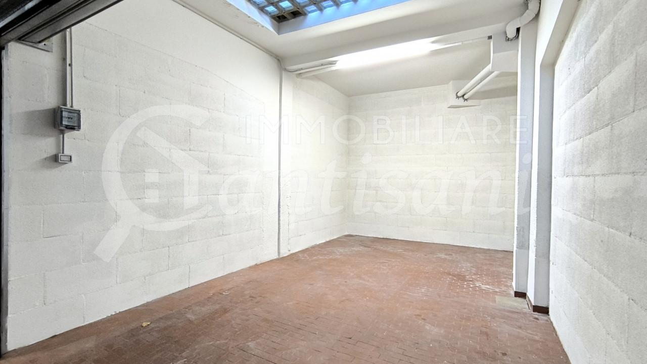 Box auto in affitto a Novoli