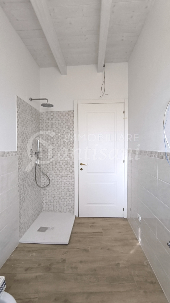 Appartamento Quadrilocale Ristrutturato con Giardino Esclusivo a Vicchio