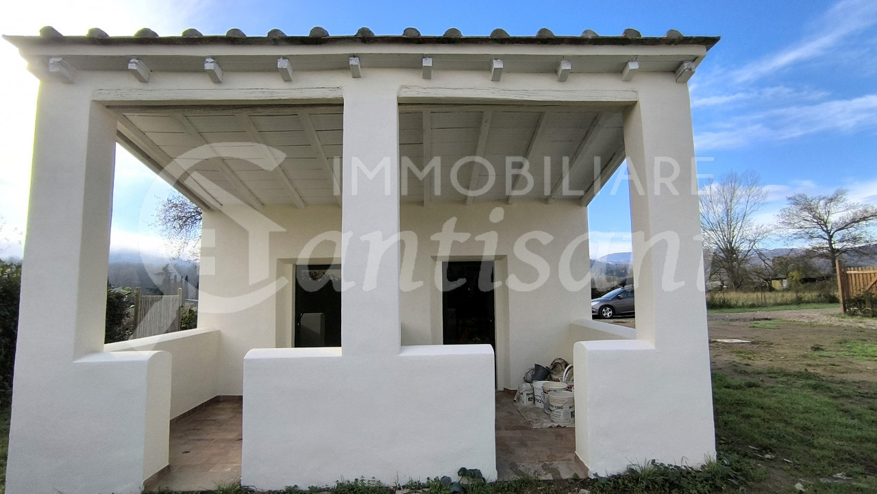 Appartamento Quadrilocale Ristrutturato con Giardino Esclusivo a Vicchio