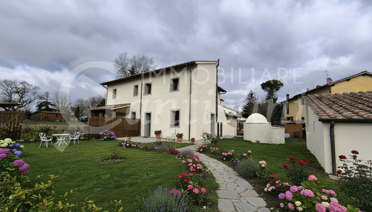 Appartamento Quadrilocale Ristrutturato con Giardino Esclusivo a Vicchio