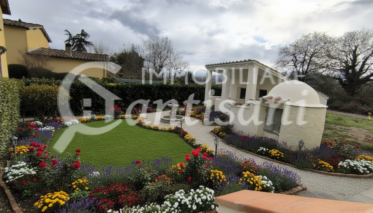 Appartamento Quadrilocale Ristrutturato con Giardino Esclusivo a Vicchio