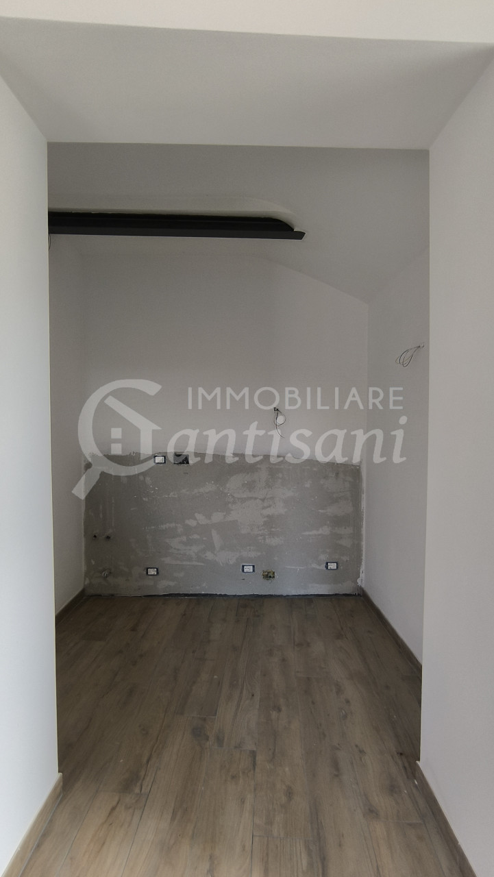 Appartamento Quadrilocale Ristrutturato con Giardino Esclusivo a Vicchio