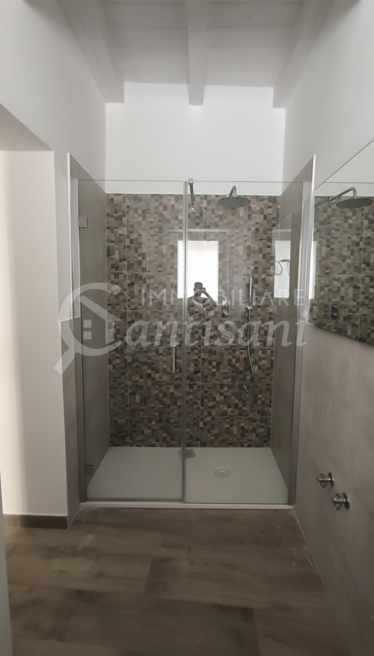 Appartamento Quadrilocale Ristrutturato con Giardino Esclusivo a Vicchio